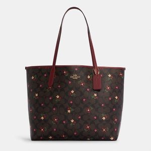 Coach City Tote In Signature Canvas With Heart Petal Print